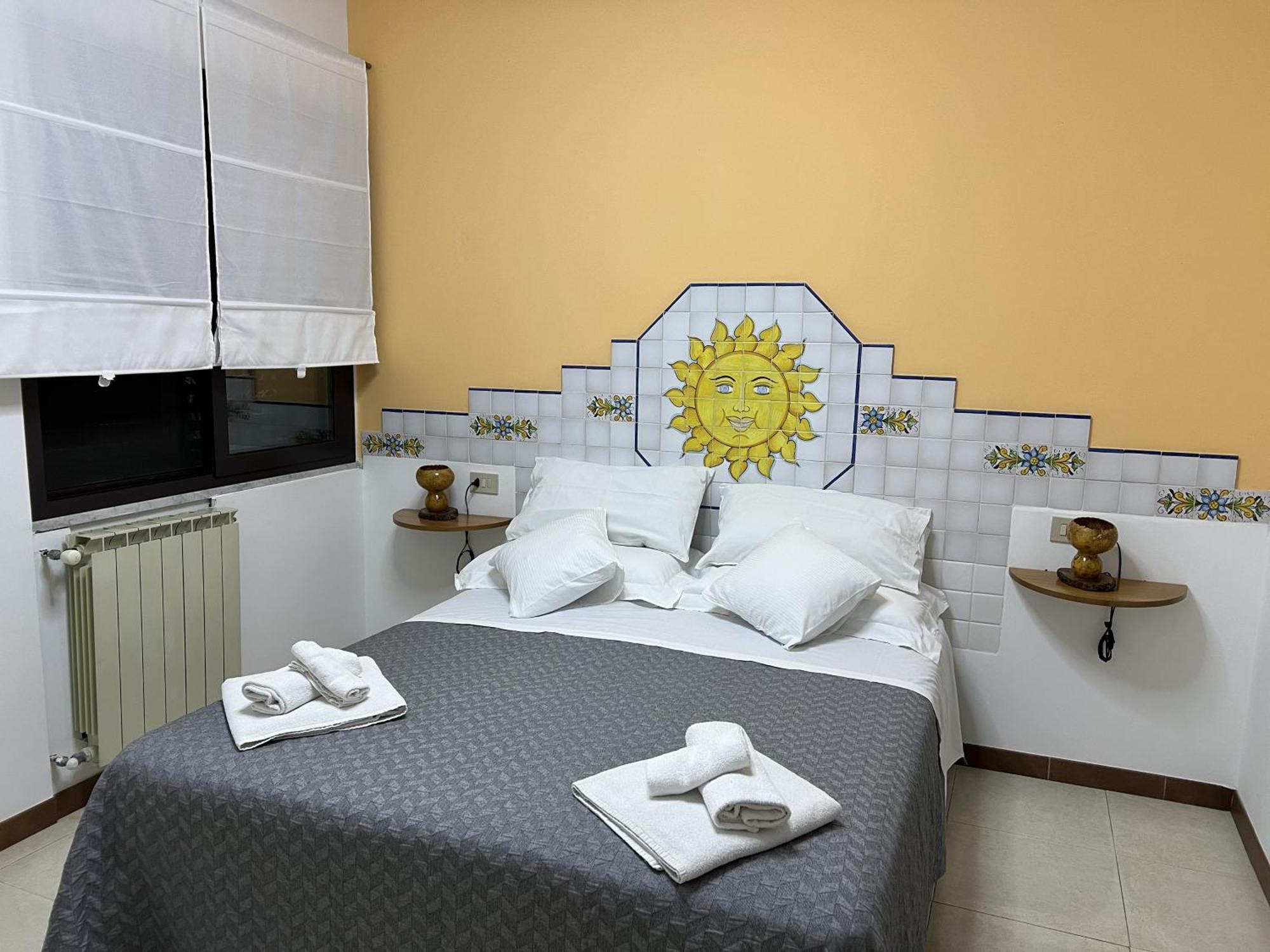 Tirreno- Finestra Sul Mare Couette-café *